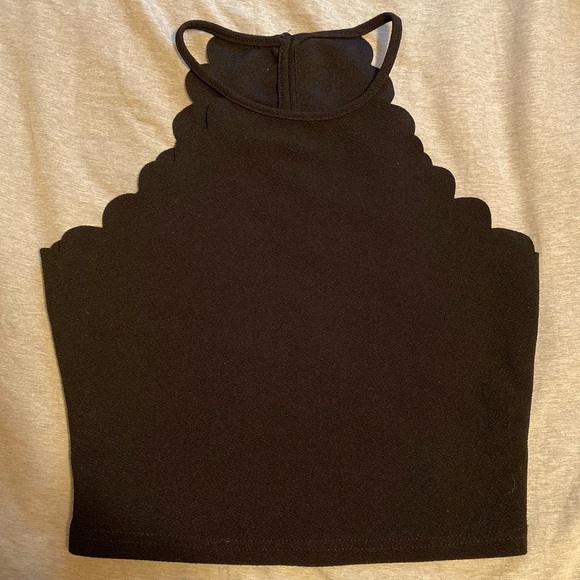 Scalloped Black Halter Neck Crop Tank Top - Picture 2 of 3